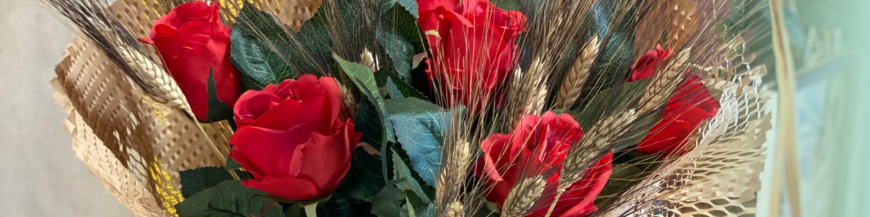 Papel de regalo de Sant Jordi. Envoltorios de fibra para flores.