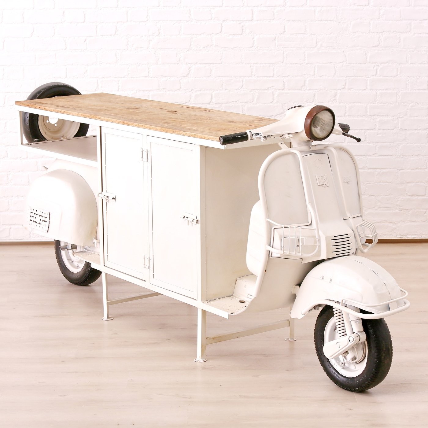 Vespa Italiana Food Truck para decoración de eventos y bodas.  