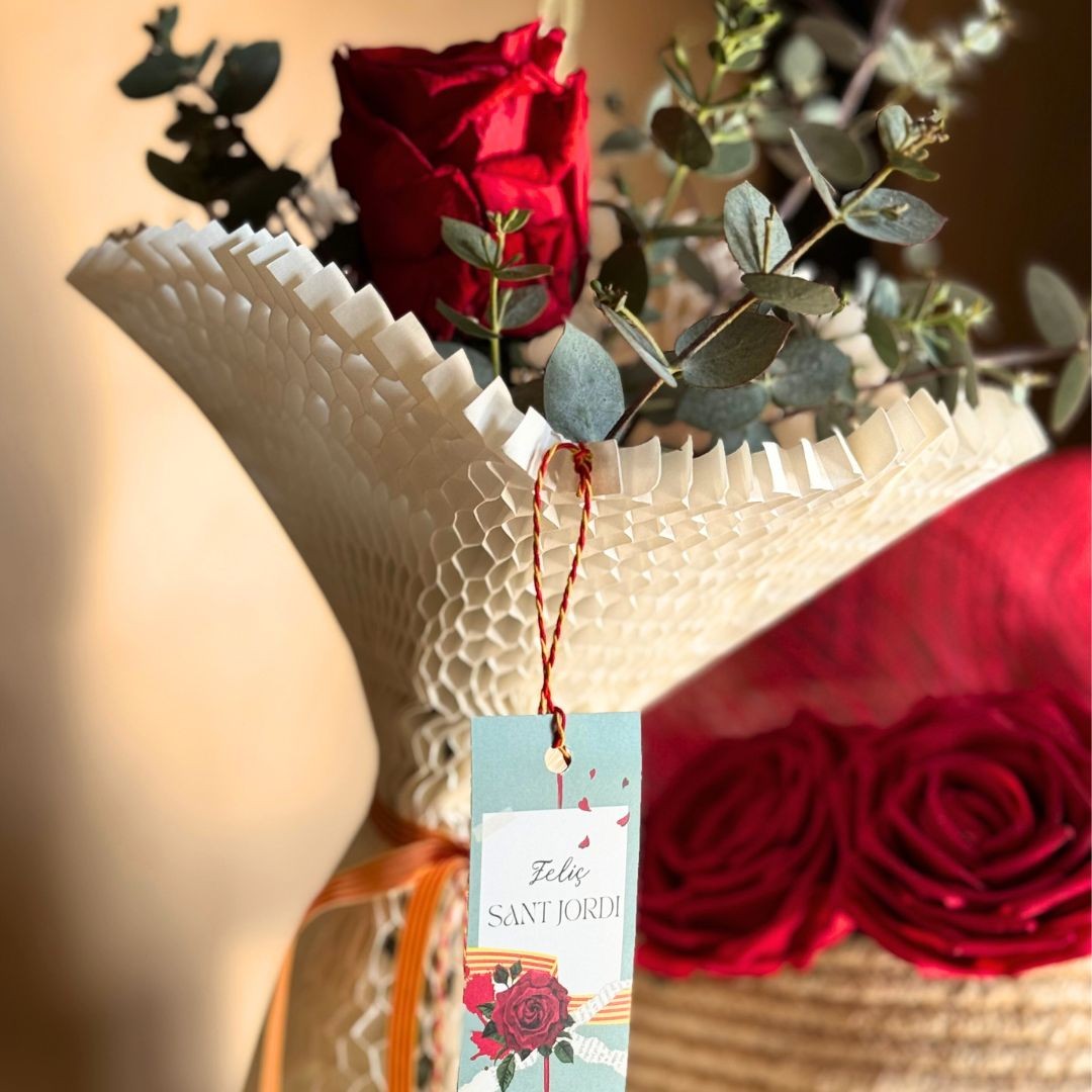 ¿Buscas un toque de elegancia para las Rosas de Sant Jordi.
