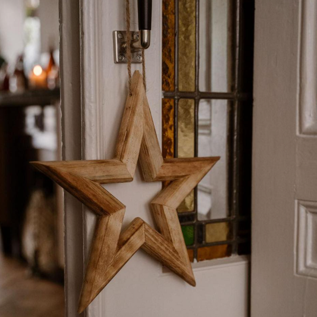 Estrellas decorativas de madera natural 