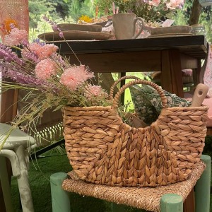 Las cestas de fibra natural para verano que encajan con todo tipo de plantas 